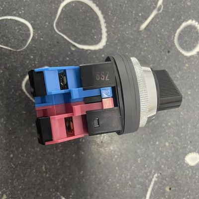 IDEC ASN211N Selector Switch (1a -1b, 90o, 2 notch)