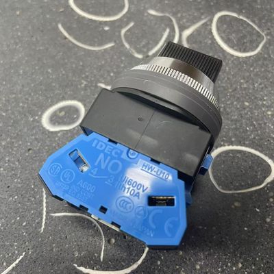 IDEC ASN320N Self-locking rotary switch DHL Fast delivery